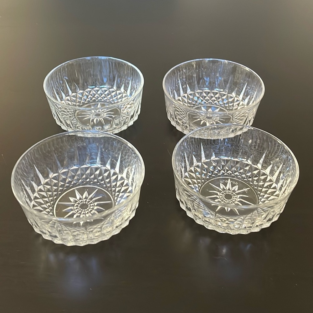Arcoroc USA Starburst Diamond Glass Salad Dessert Bowls Set of 4 Diamant